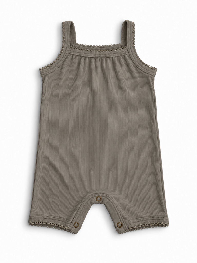 Kort ribheldragt med stropper – Beige